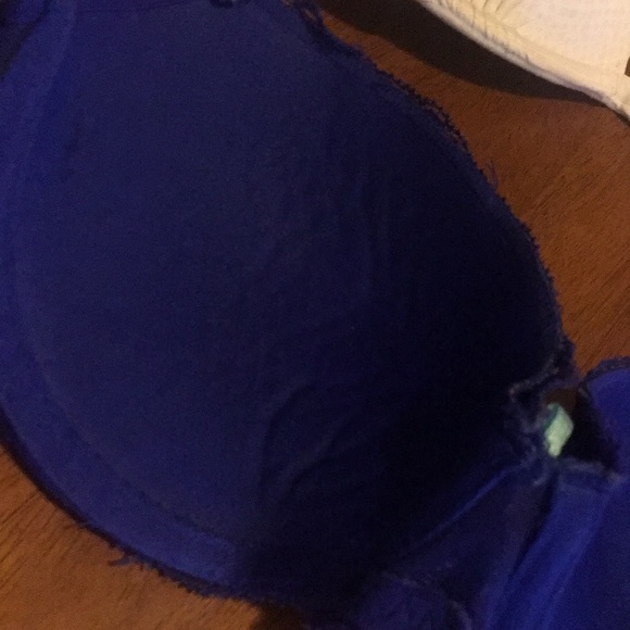 Two bras - Picture 3 of 5